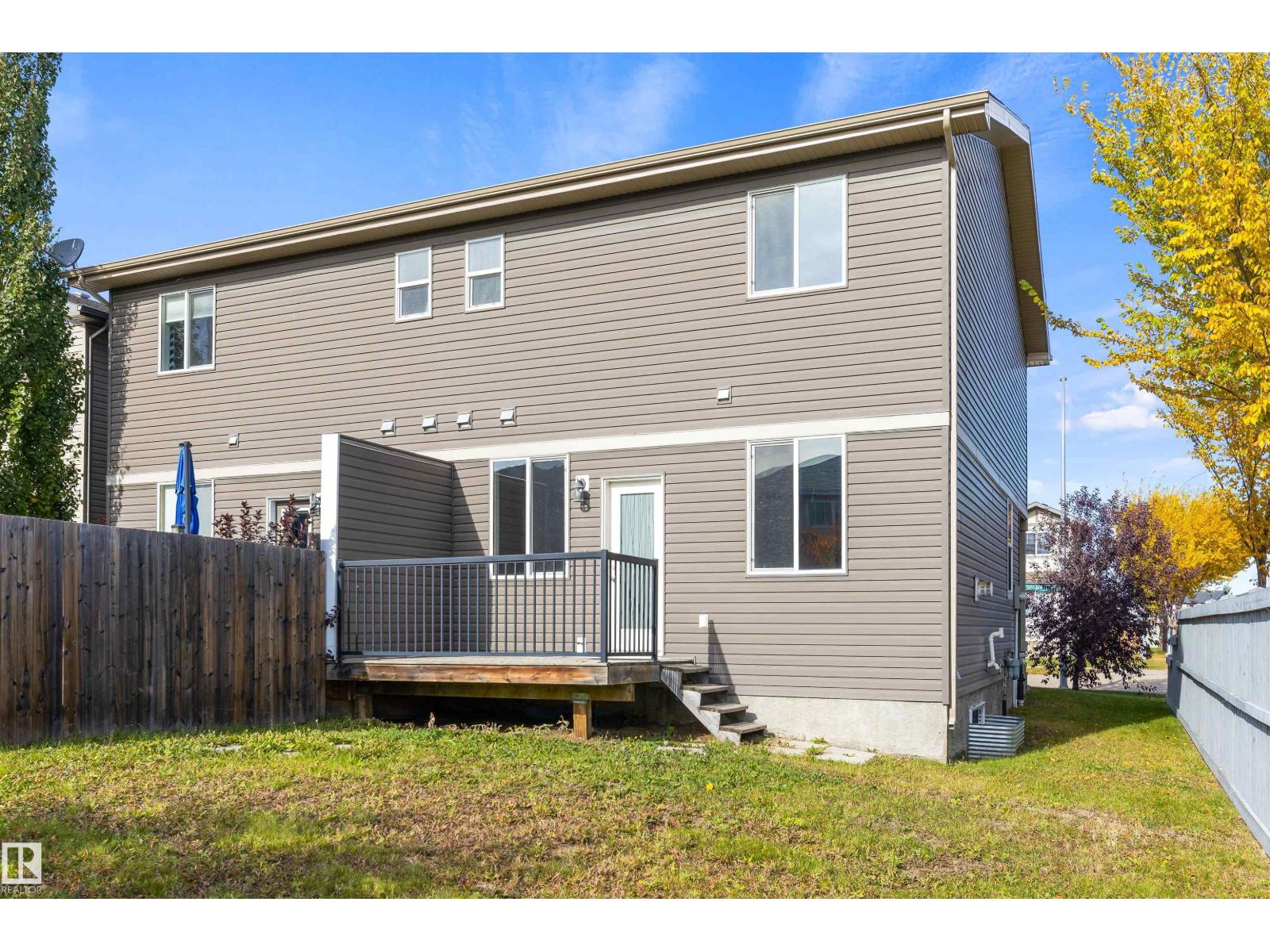 1 ROSEBERRY LN