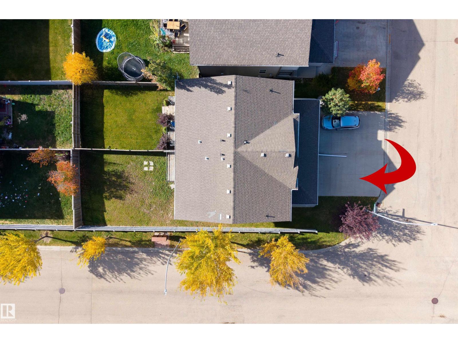 1 ROSEBERRY LN