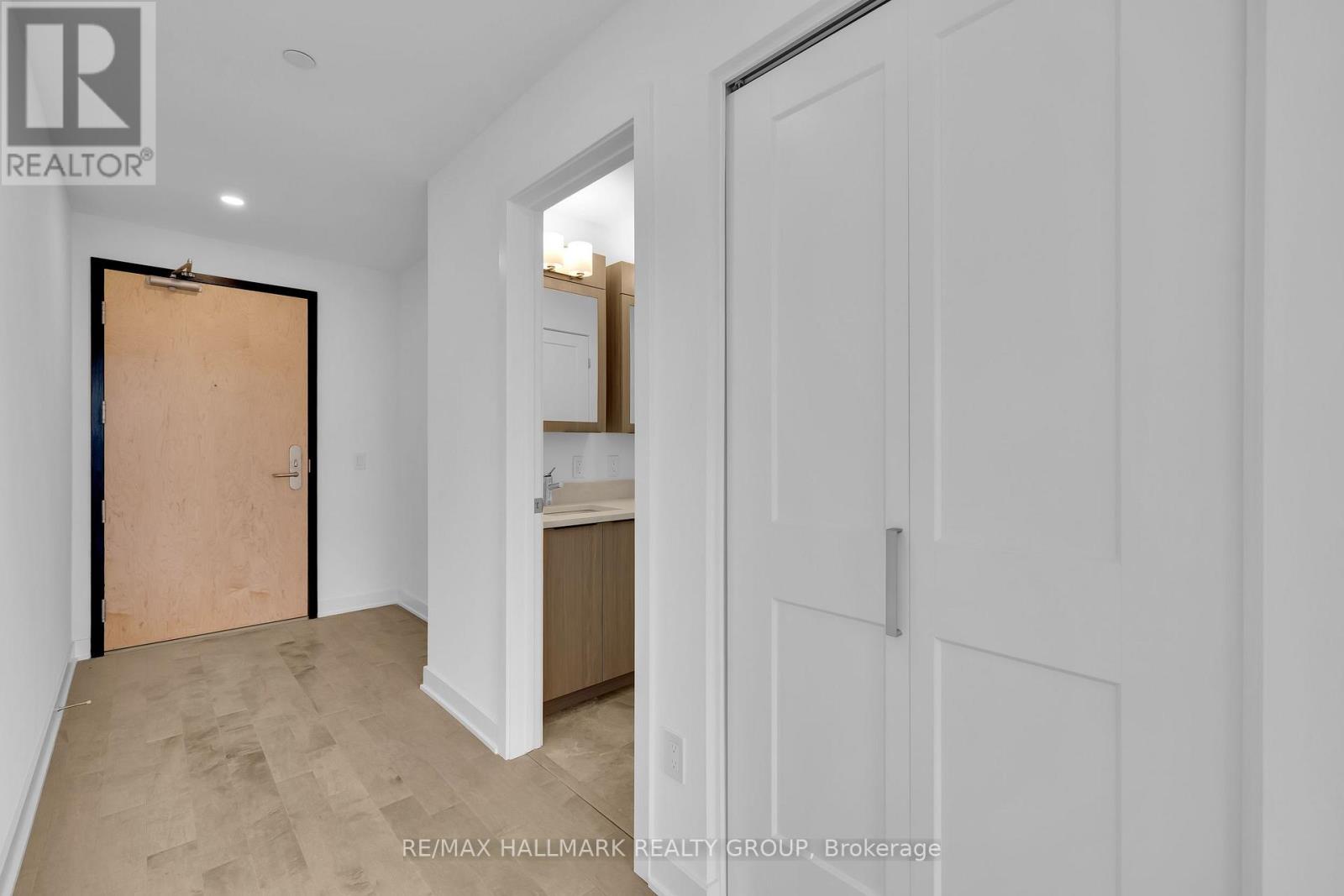 2604 - 340 Queen Street, Ottawa, Ontario  K1R 0G1 - Photo 3 - X13881954