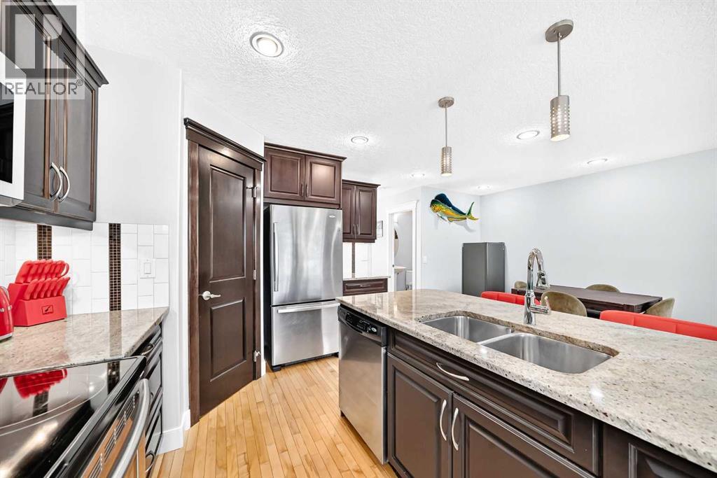17 Kings Heights Dr  SE, Airdrie, Alberta  T4A 0E6 - Photo 5 - A2346828