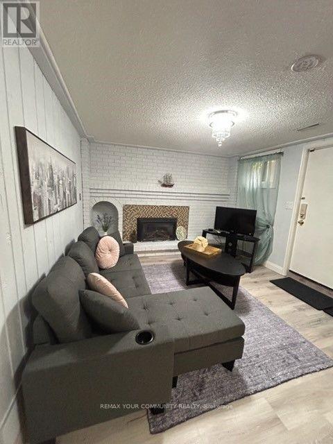 77 Garden Avenue, Richmond Hill, Ontario  L4C 6L6 - Photo 3 - N13882130