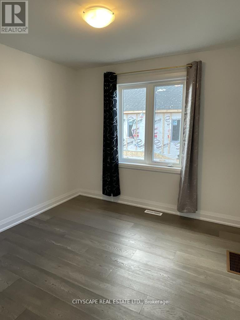 15 Barnyard Trail, Barrie, Ontario  L9J 0Y1 - Photo 12 - S13881960