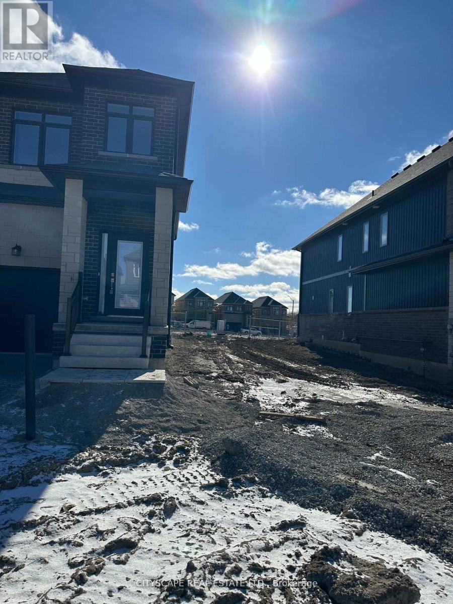 15 Barnyard Trail, Barrie, Ontario  L9J 0Y1 - Photo 2 - S13881960