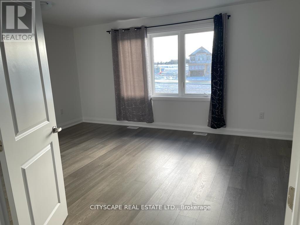 15 Barnyard Trail, Barrie, Ontario  L9J 0Y1 - Photo 9 - S13881960