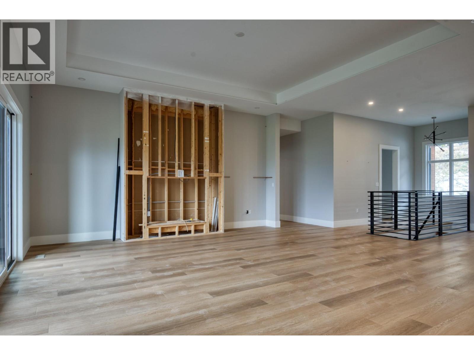 2835 Outlook Way