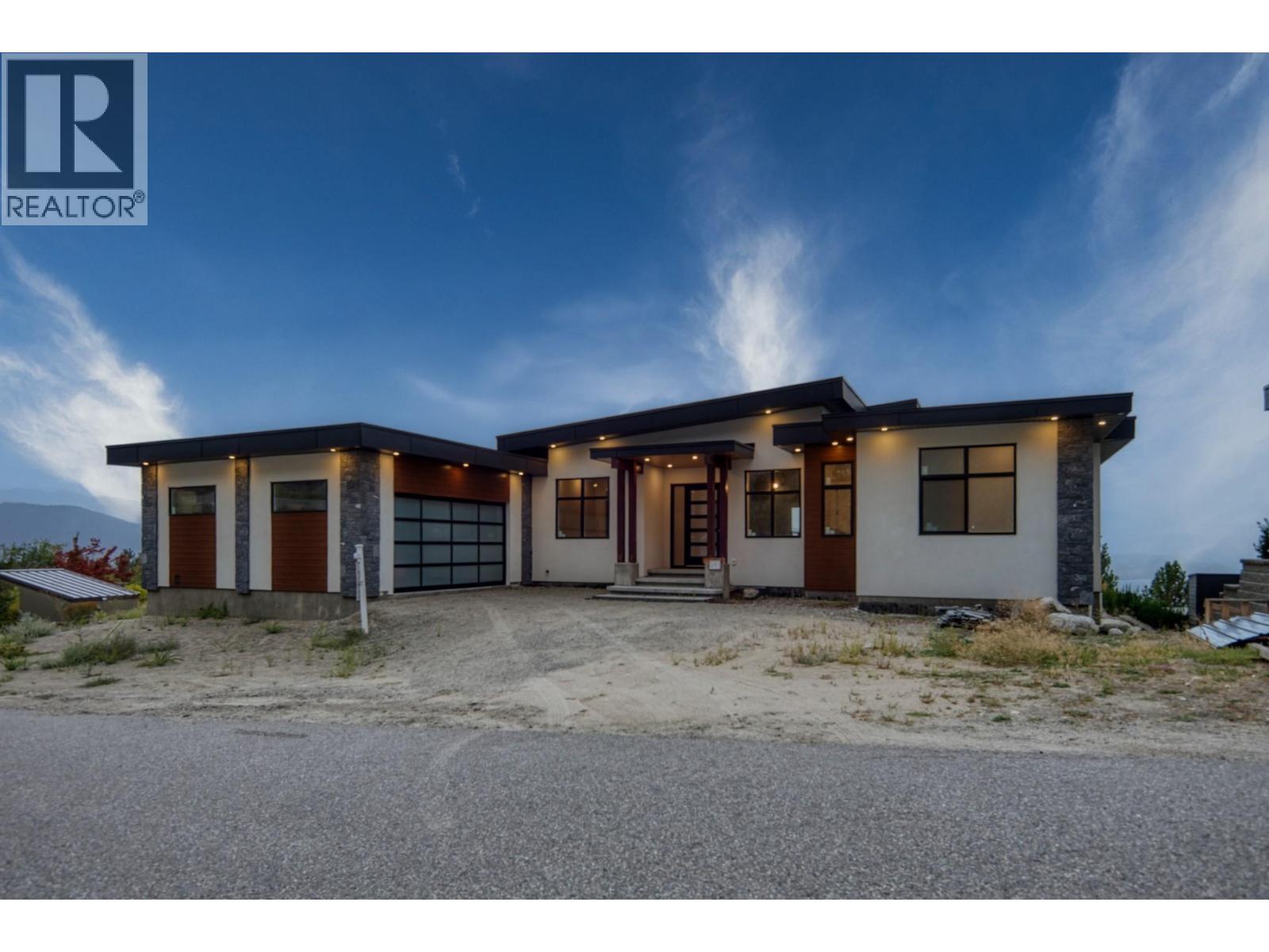 2835 Outlook Way, Naramata, British Columbia
