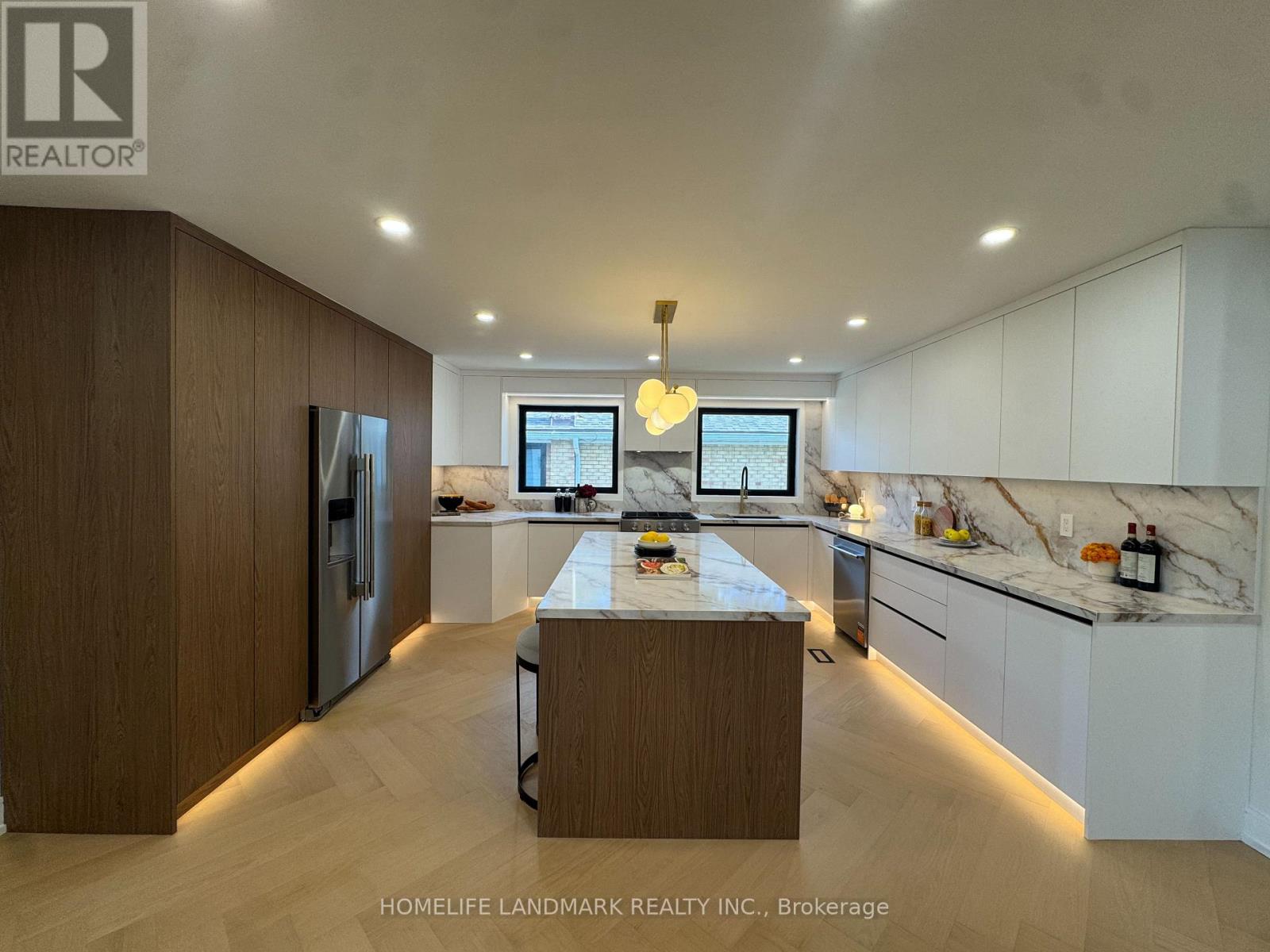 145 York Downs Drive, Toronto, Ontario  M3H 2G8 - Photo 4 - C13882108