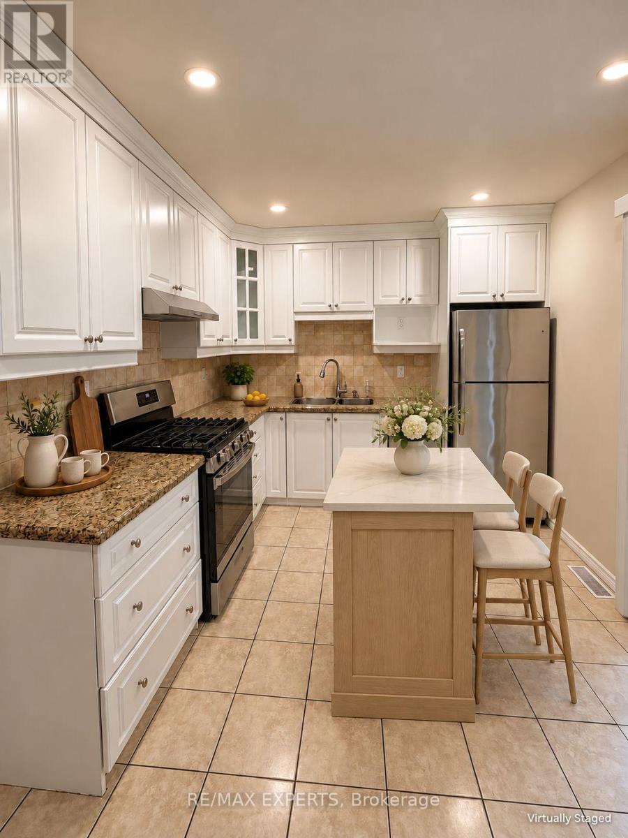 26 Grandville Avenue, Toronto, Ontario  M6N 4T9 - Photo 7 - W13881918
