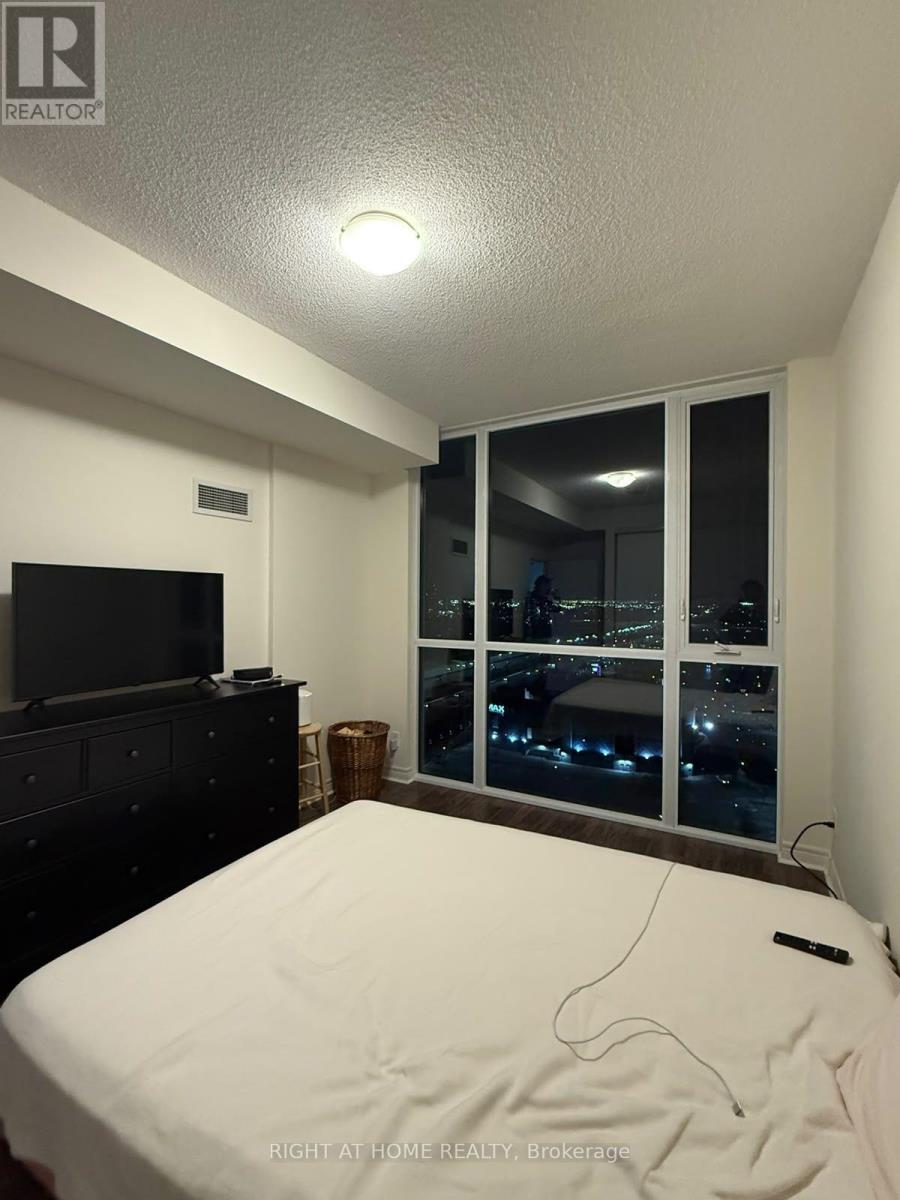 2318 - 339 Rathburn Road W, Mississauga, Ontario  L5B 0K6 - Photo 10 - W13882156
