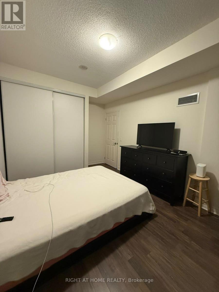 2318 - 339 Rathburn Road W, Mississauga, Ontario  L5B 0K6 - Photo 11 - W13882156