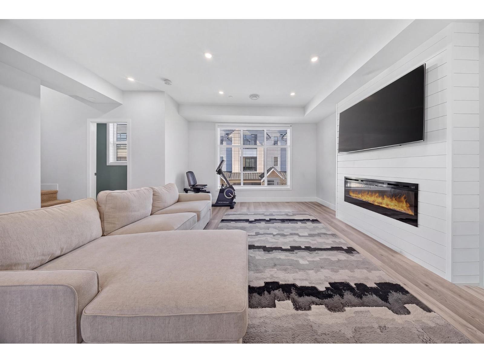 209 46211 PROMONTORY ROAD|Sardis South