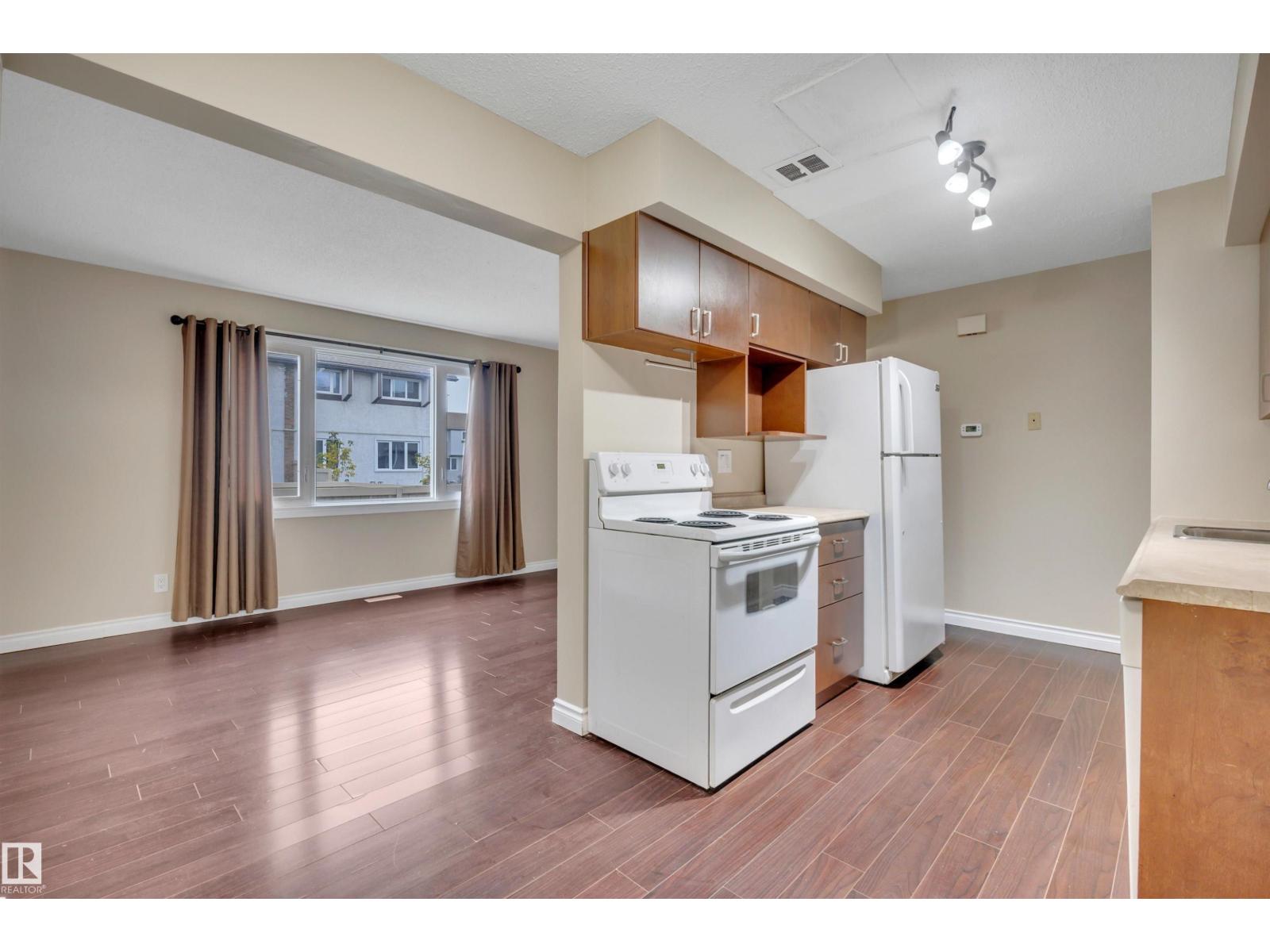 #8 14130 80 ST NW