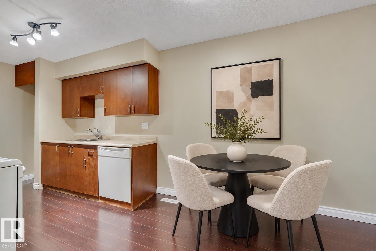 #8 14130 80 ST NW