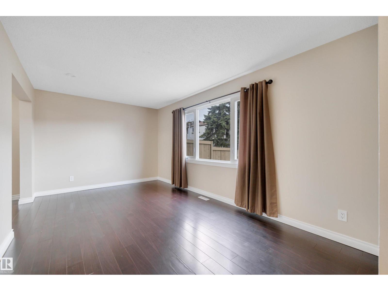 #8 14130 80 ST NW
