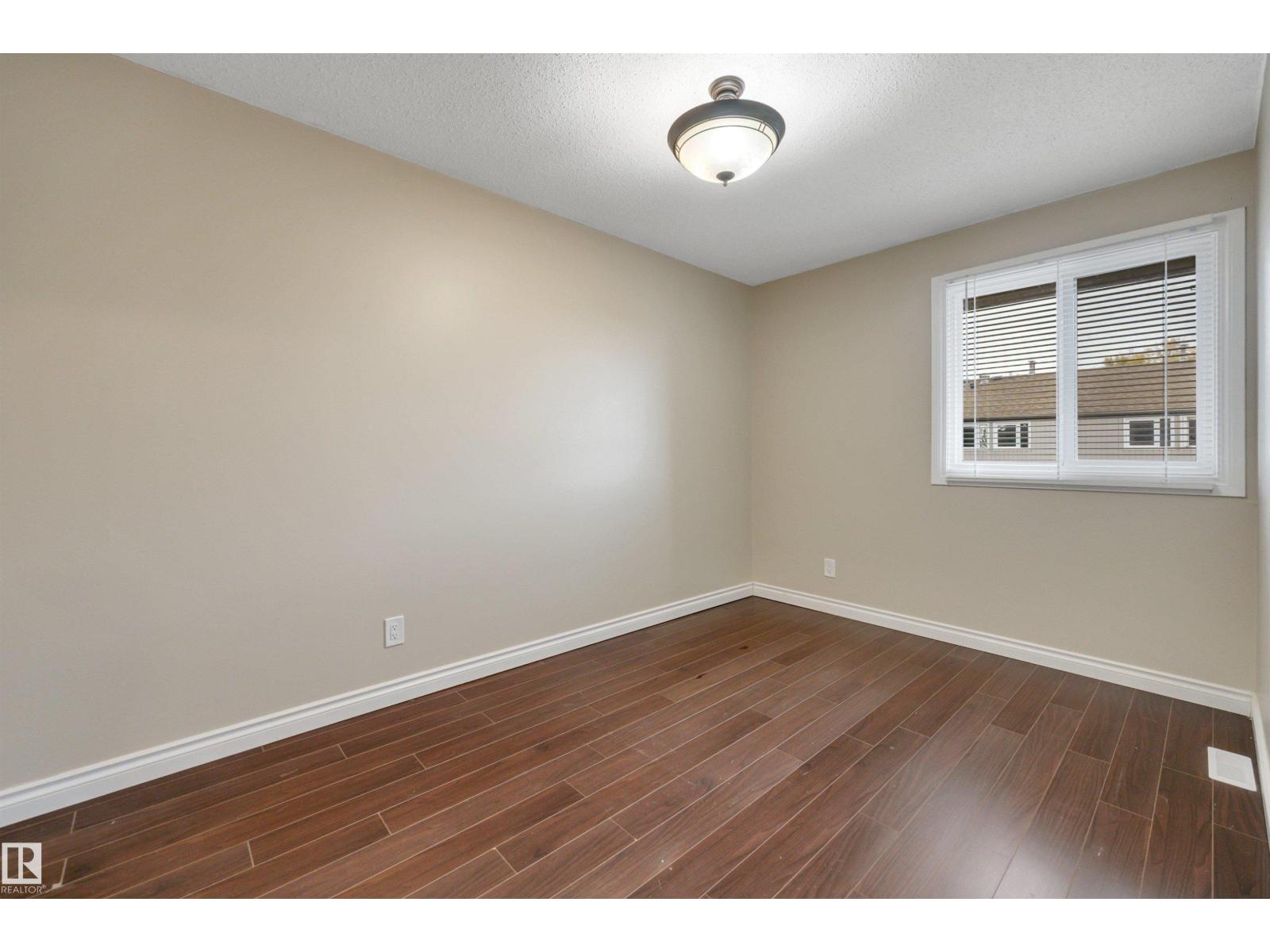 #8 14130 80 ST NW