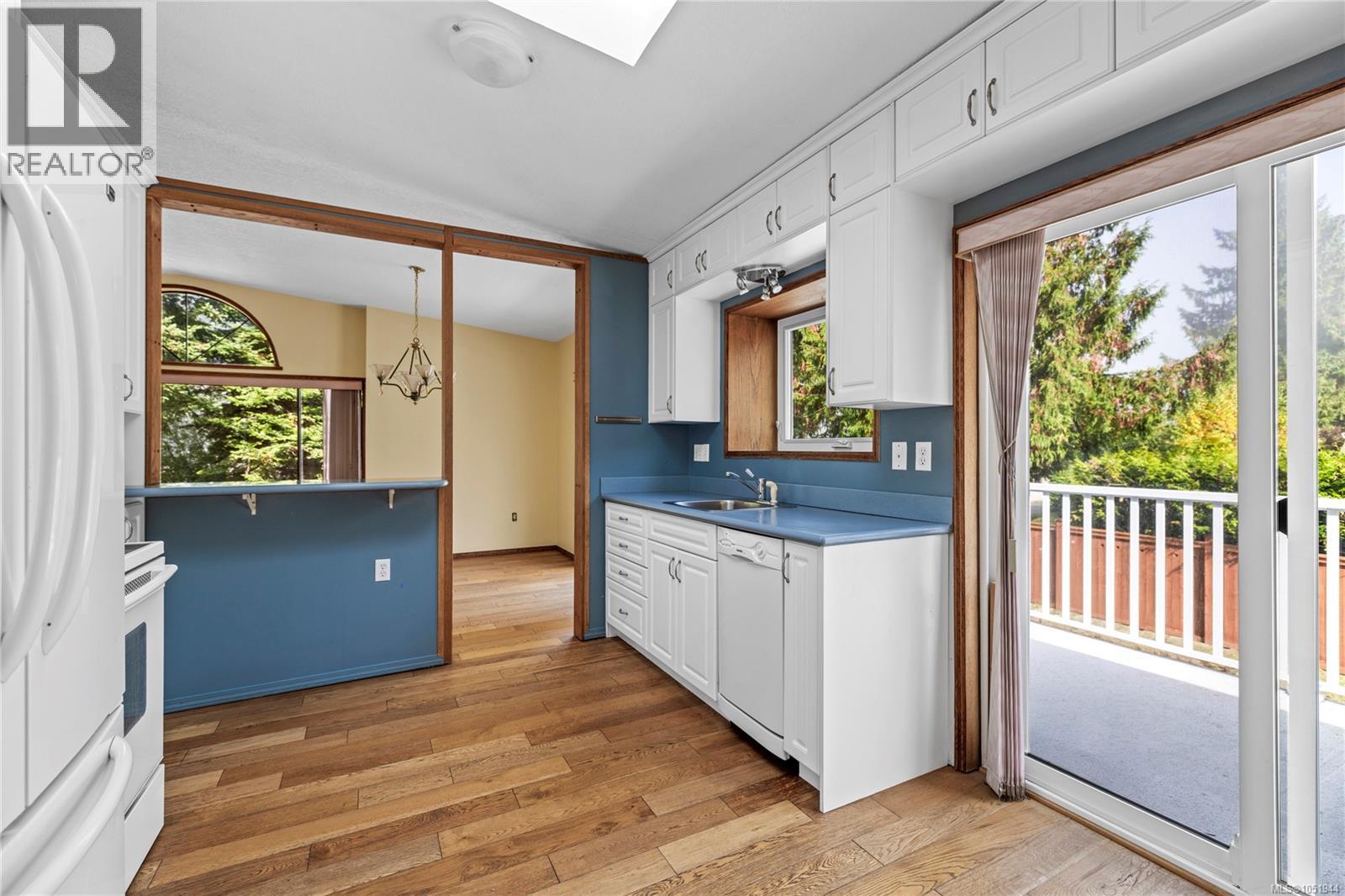 443 Hoylake Rd W