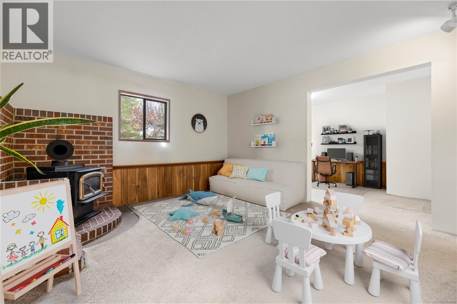 443 Hoylake Rd W