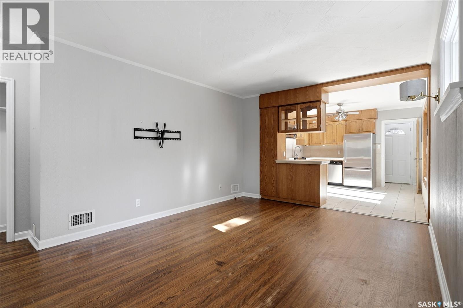 2751 Mackay Street, Regina, Saskatchewan  S4N 2T8 - Photo 5 - SK050792