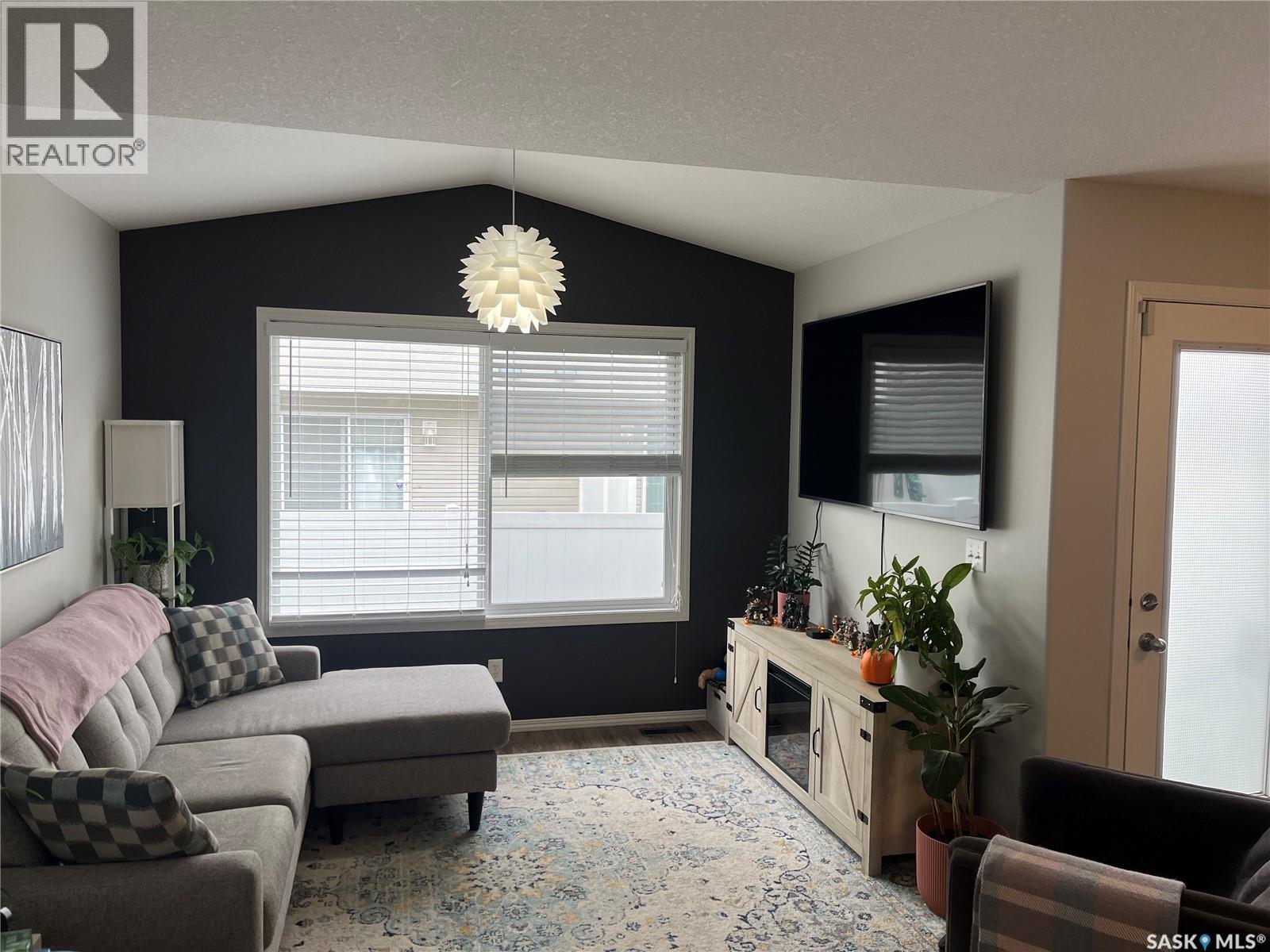 2918 Cranbourn Crescent, Regina, Saskatchewan  S4V 3E4 - Photo 3 - SK050786