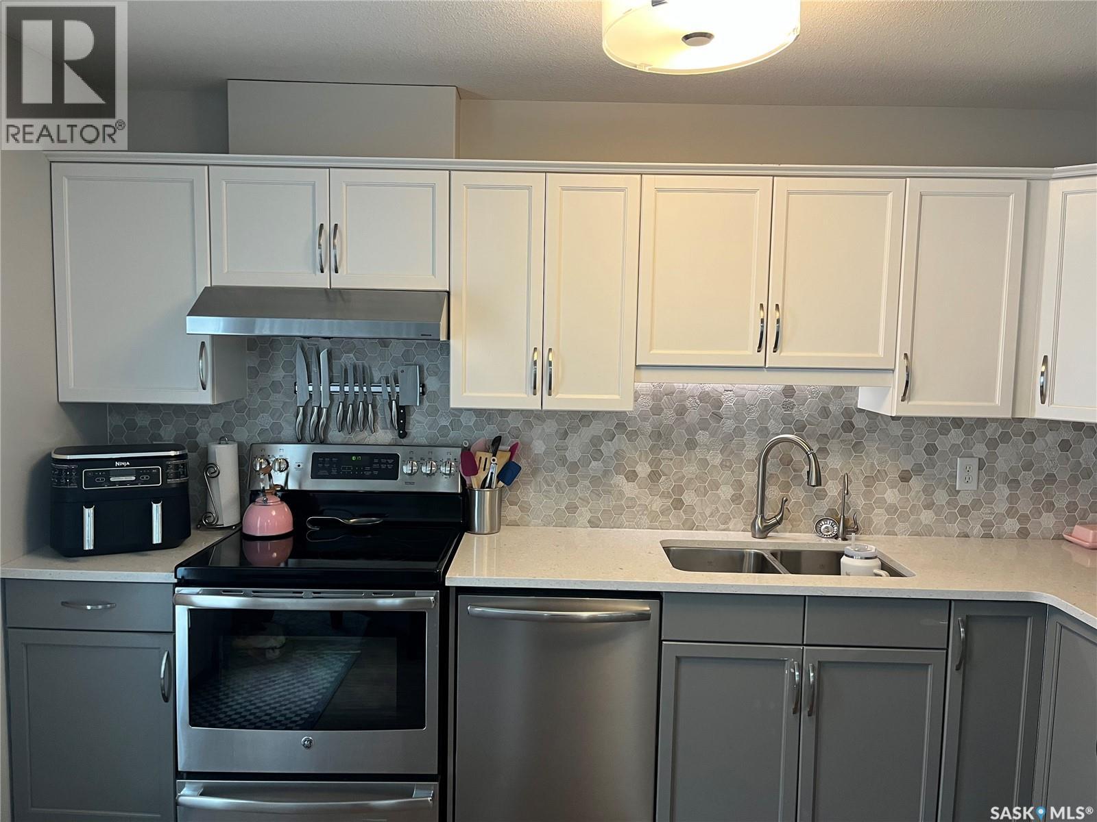 2918 Cranbourn Crescent, Regina, Saskatchewan  S4V 3E4 - Photo 5 - SK050786