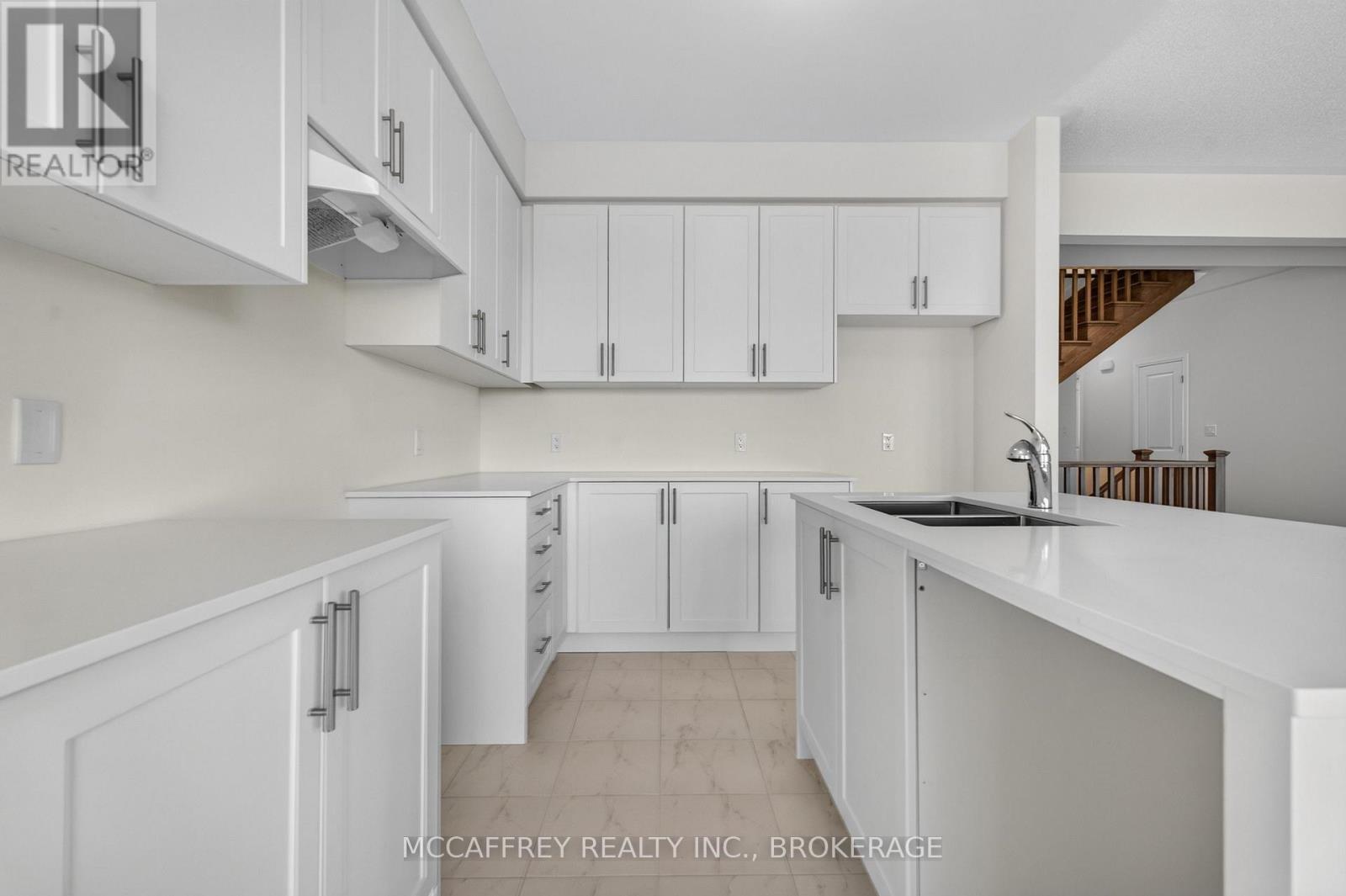 19 Oakmont Drive, Loyalist, Ontario  K0H 1G0 - Photo 12 - X13882238