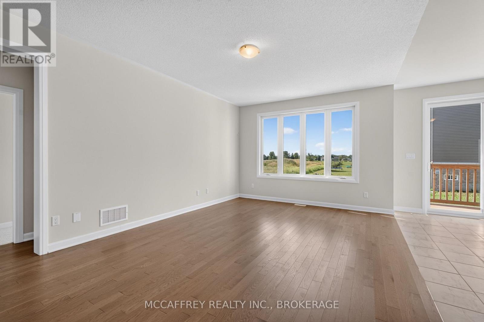 19 Oakmont Drive, Loyalist, Ontario  K0H 1G0 - Photo 6 - X13882238