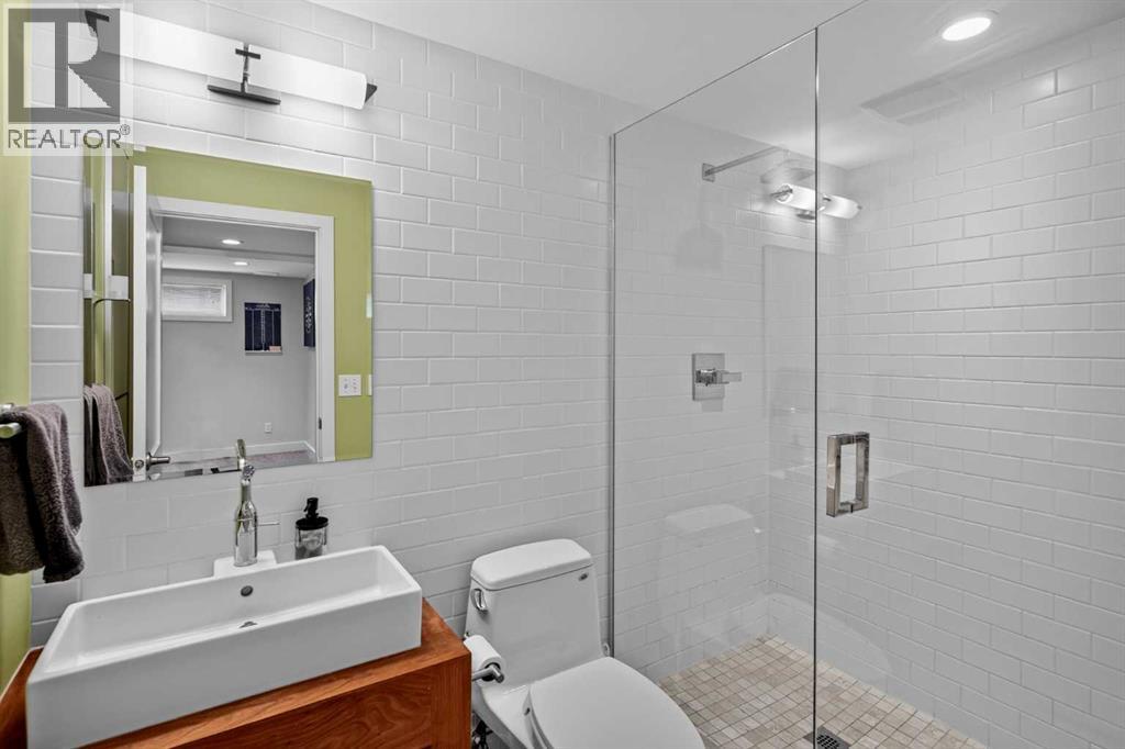 21 Rossmere Road Sw, Calgary, Alberta  T3C 2N8 - Photo 22 - A2338399