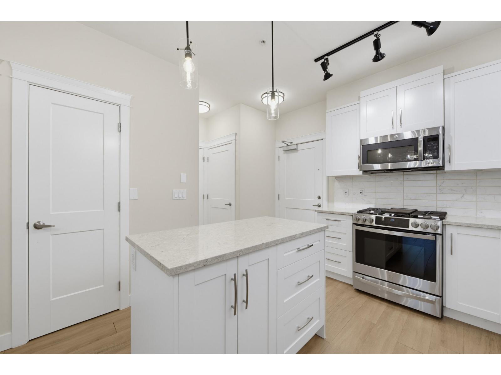 205 11077 RAVINE ROAD