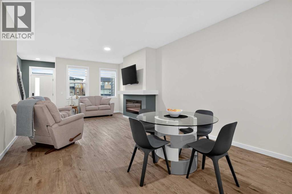 743 Wolf Willow Boulevard SE