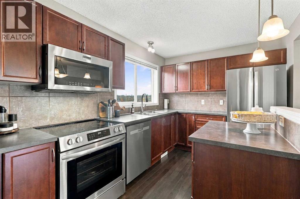 144 Elgin Meadows View SE