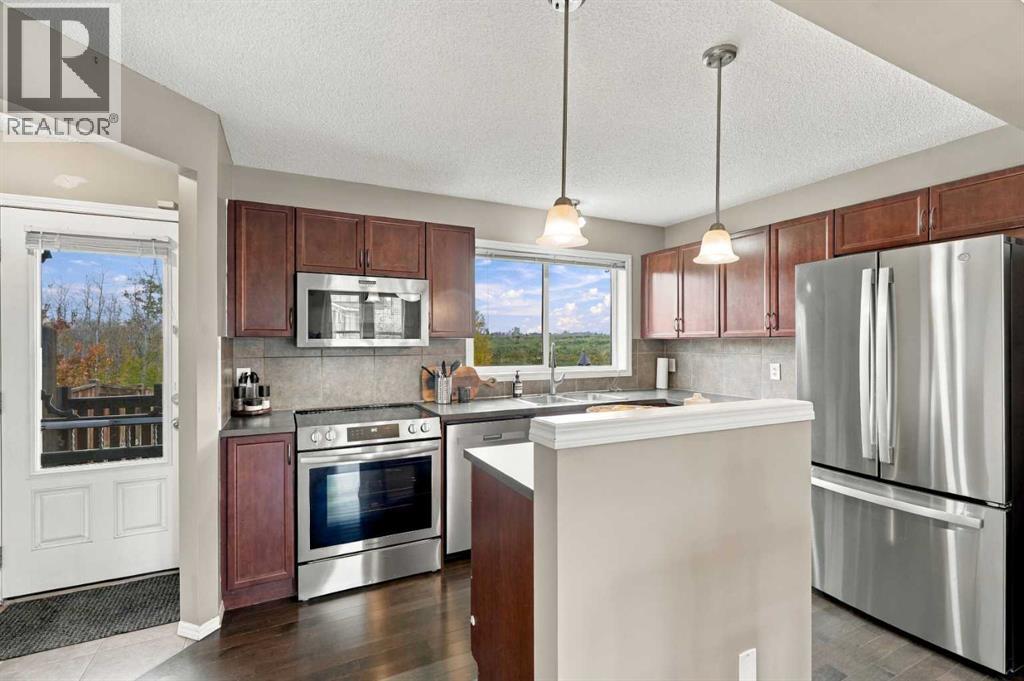 144 Elgin Meadows View SE