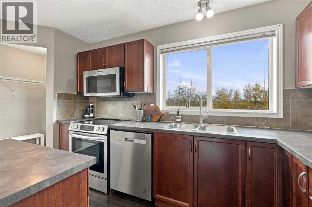 144 Elgin Meadows View SE