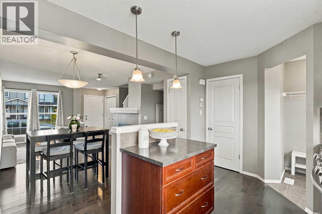 144 Elgin Meadows View SE