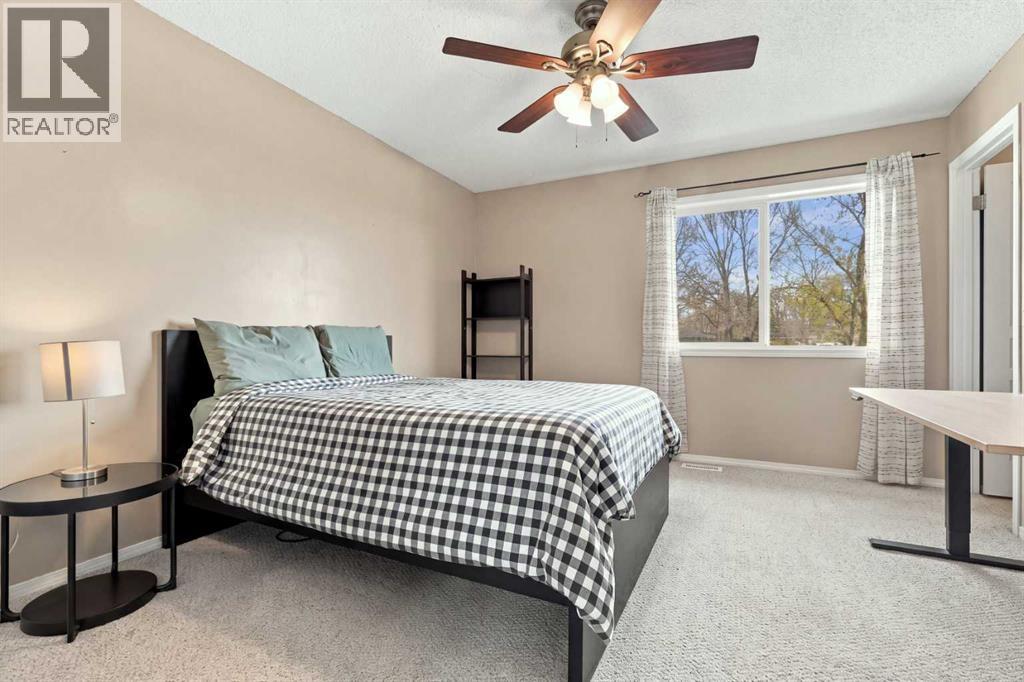 144 Elgin Meadows View SE