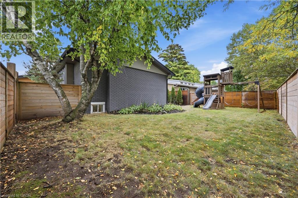 134 Fairwood Place W, Burlington, Ontario  L7T 4B6 - Photo 46 - 40870405