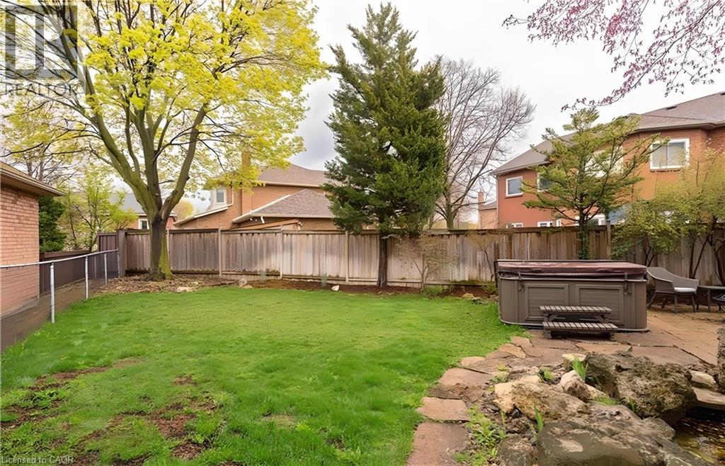 6654 Mockingbird Lane, Mississauga, Ontario  L5N 5J9 - Photo 36 - 40870395