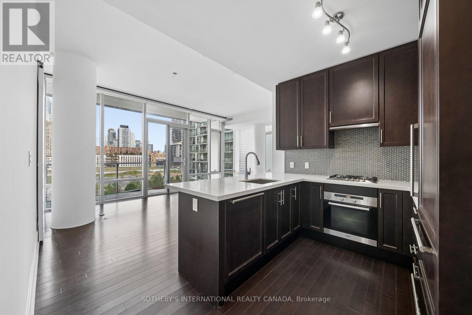 502 - 39 QUEENS QUAY E