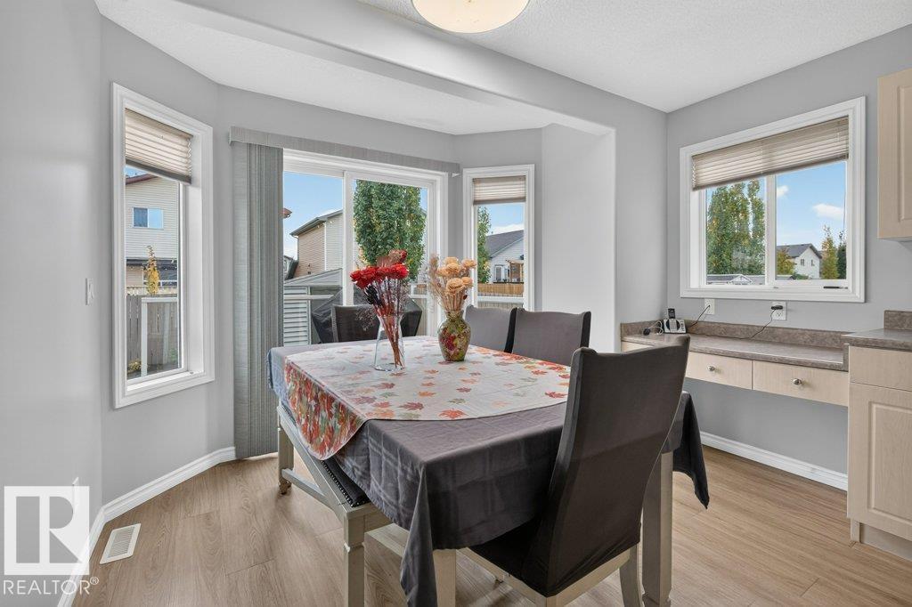 31 Douglas CR