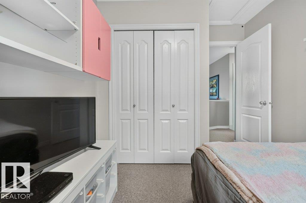 31 Douglas CR