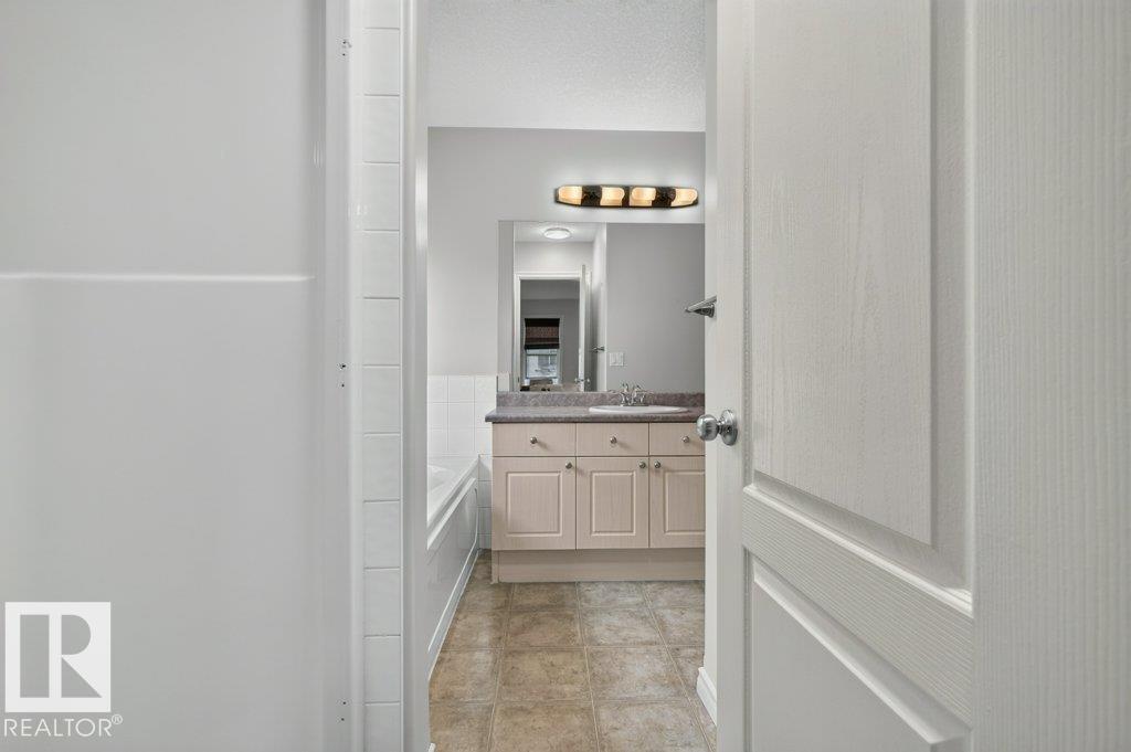31 Douglas CR