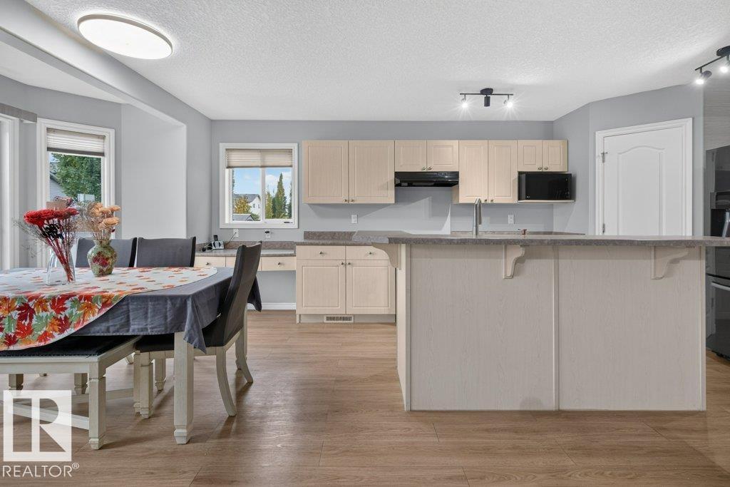 31 Douglas CR