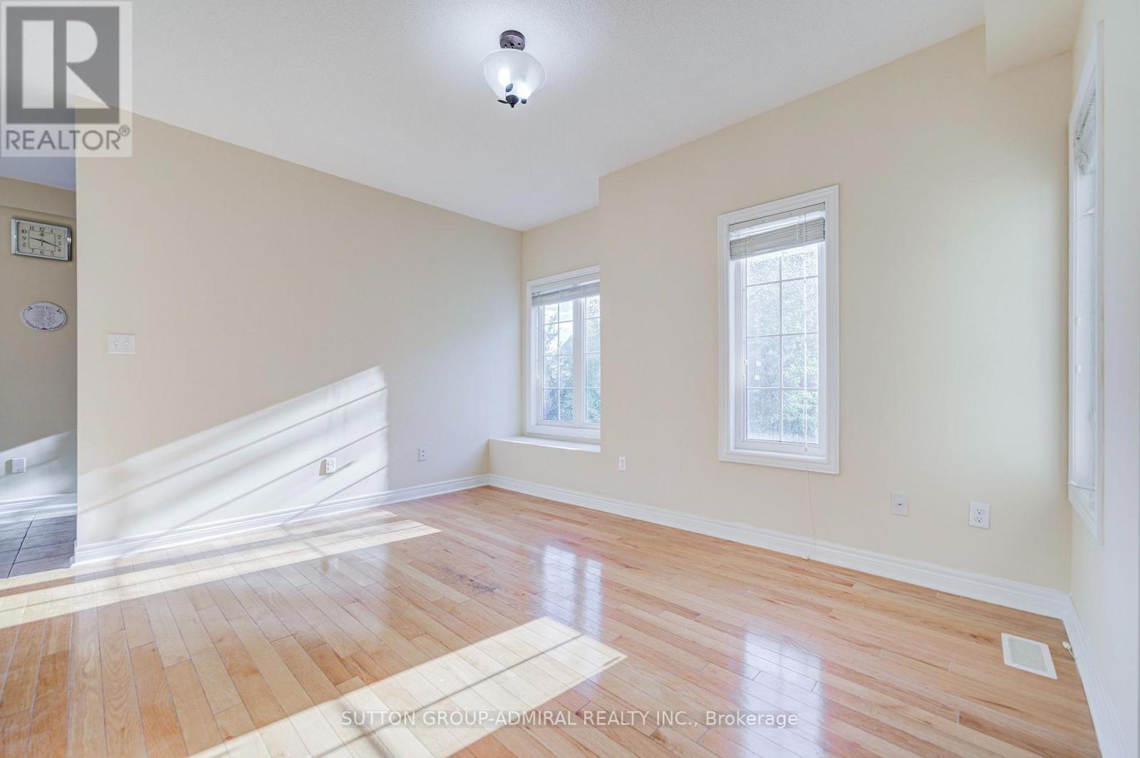 2 - 15 Old Colony Road, Richmond Hill, Ontario  L4E 4L5 - Photo 3 - N13882338