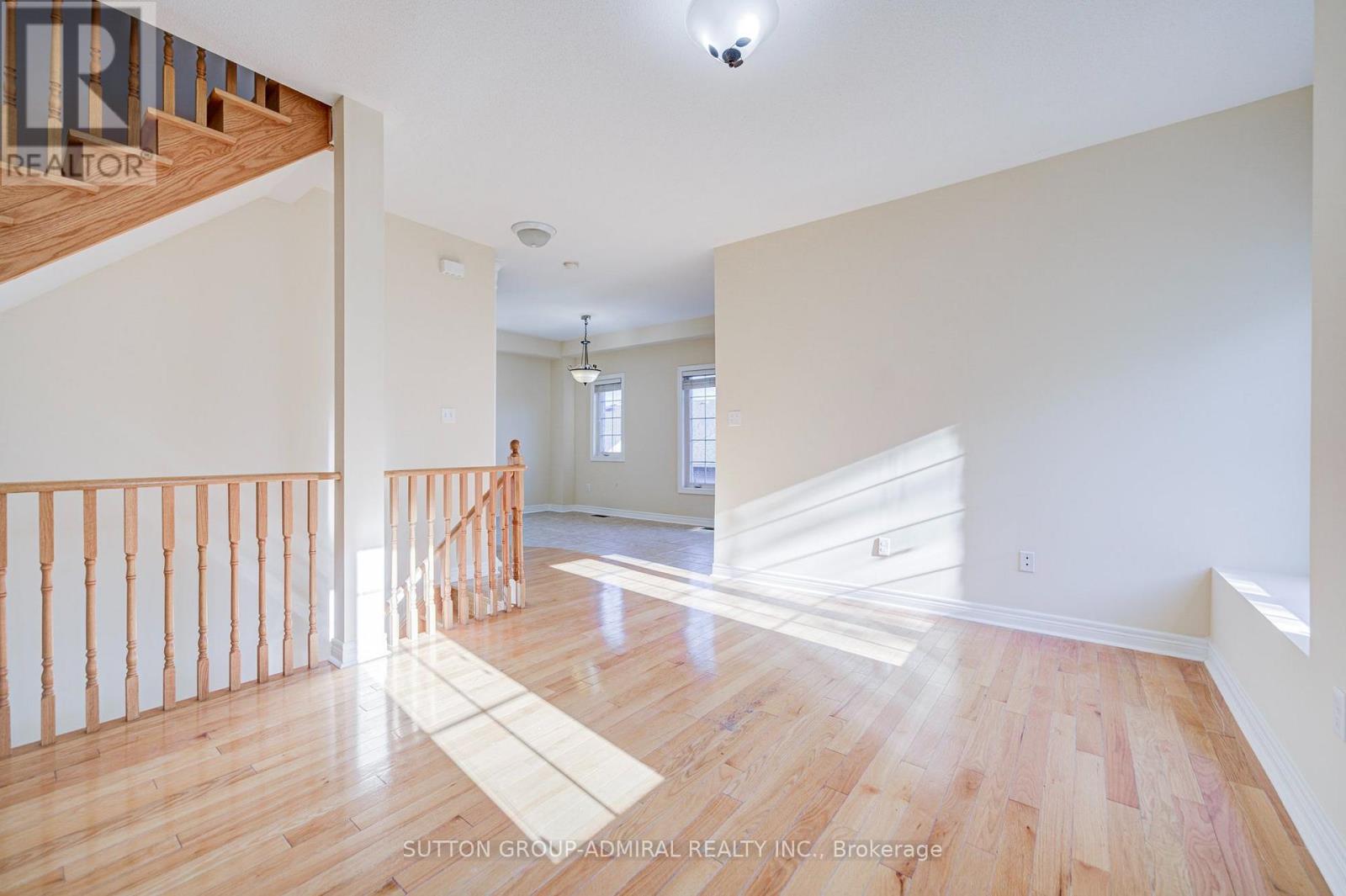 2 - 15 Old Colony Road, Richmond Hill, Ontario  L4E 4L5 - Photo 4 - N13882338