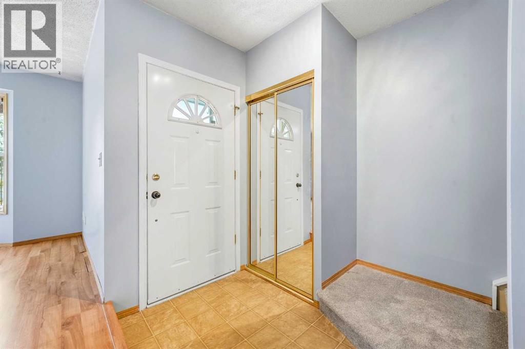 16279 5 Street SW, Calgary, Alberta  T2Y 1Y3 - Photo 5 - A2349423