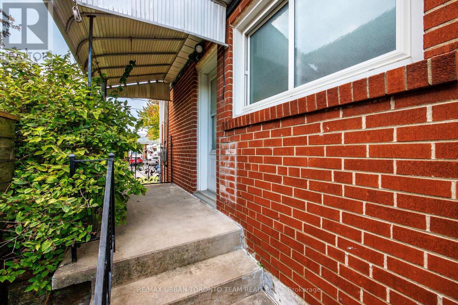 23 Wishart Place, Toronto, Ontario  M3L 1P9 - Photo 35 - W13882192