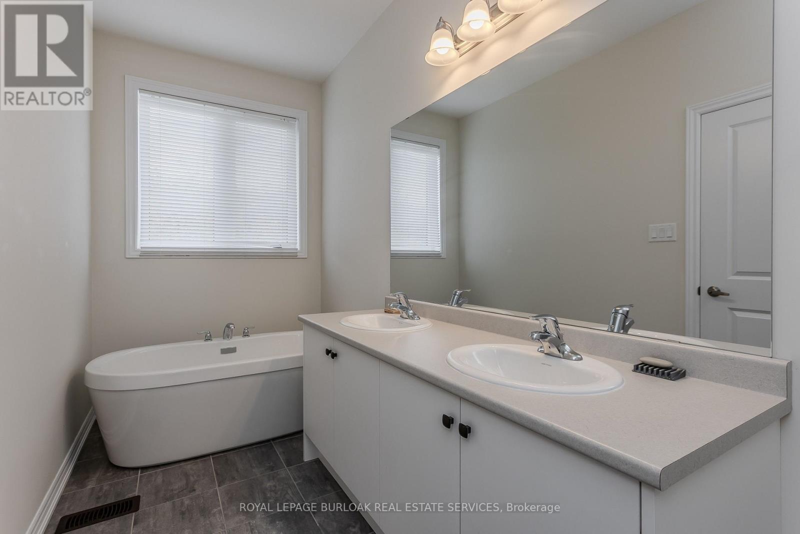 1360 Almonte Drive, Burlington, Ontario  L7P 0V6 - Photo 23 - W13882202