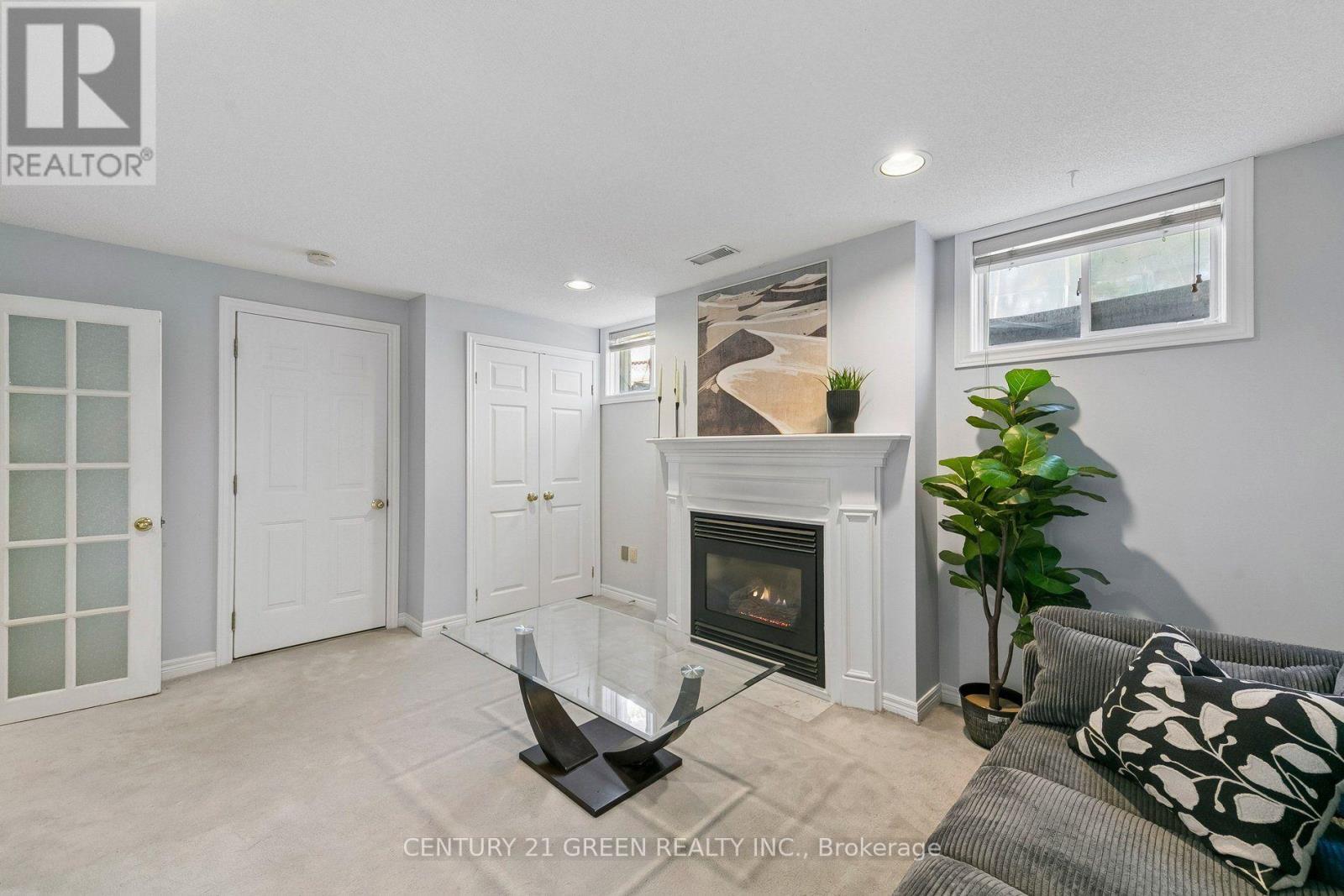 2024 Grovetree Lane, Burlington, Ontario  L7R 4V4 - Photo 36 - W13882286
