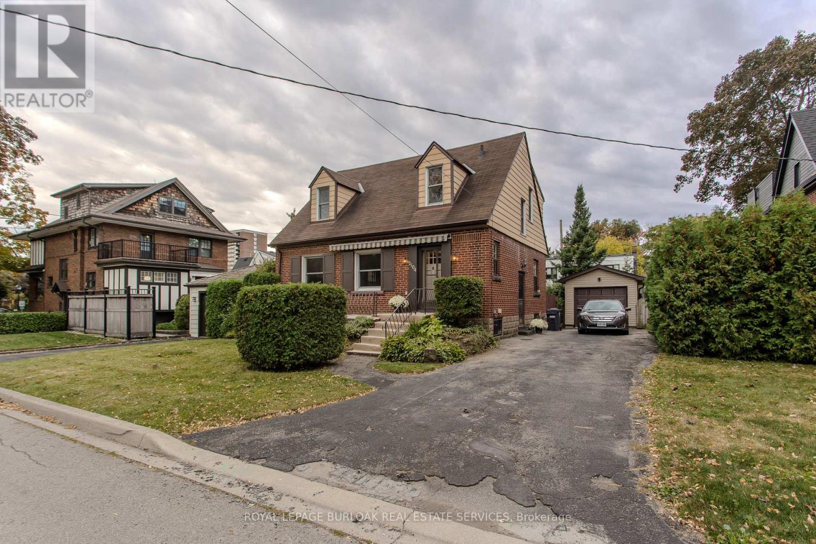 2104 Emerald Crescent, Burlington, Ontario  L7R 1N3 - Photo 7 - W13882294