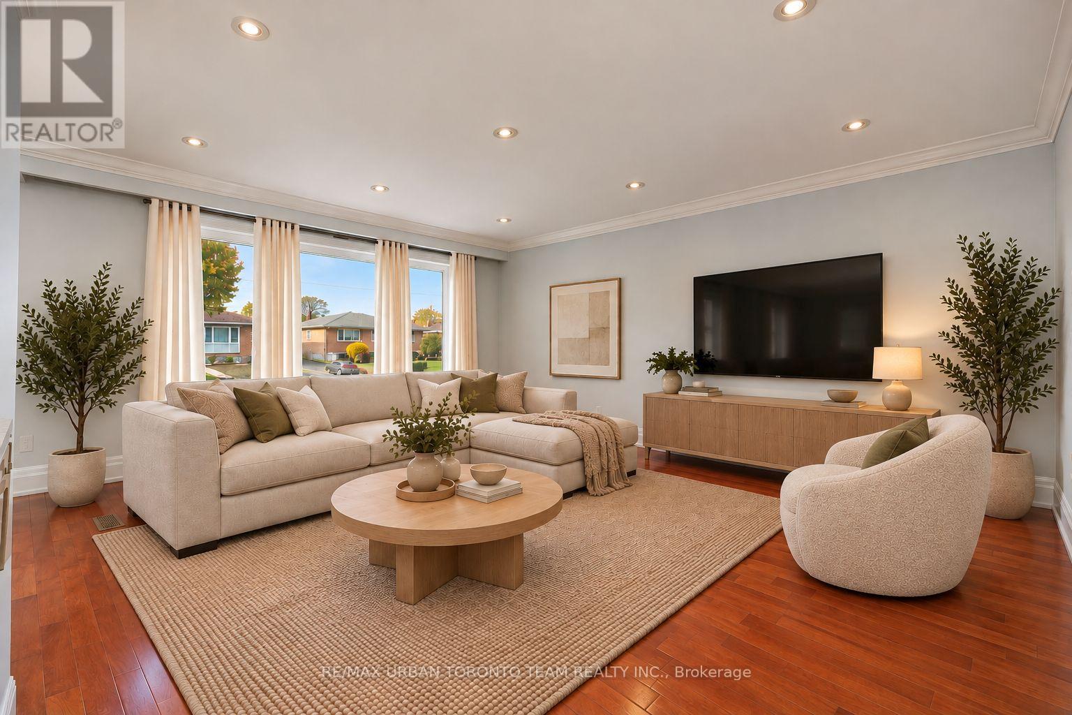 Main - 23 Wishart Place, Toronto, Ontario  M3L 1P9 - Photo 4 - W13882320