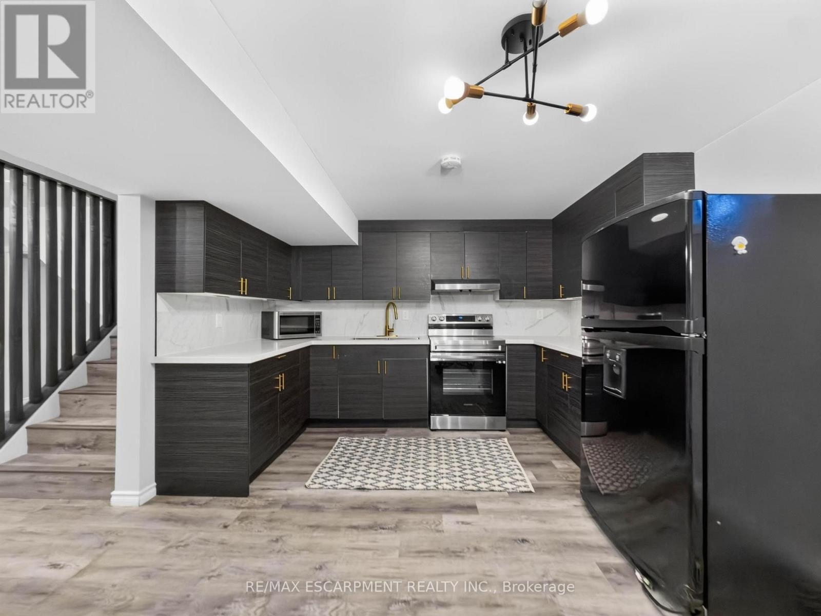 12 Sundrop Court, Hamilton, Ontario  L9K 1G5 - Photo 37 - X13882282